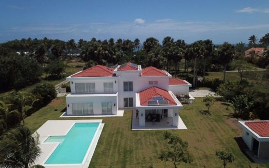 Spectacular villa Cabarete beach front community