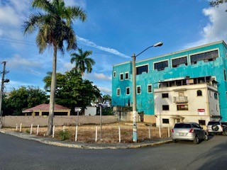 COMMERCIAL LOT WITH FIXER UPPER BUILDING IN SOSUA CENTER FOR SALE