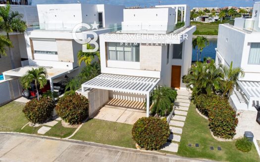 Lovely Marina Front 3-Bedroom Villa in Cap Cana + Maid’s Room