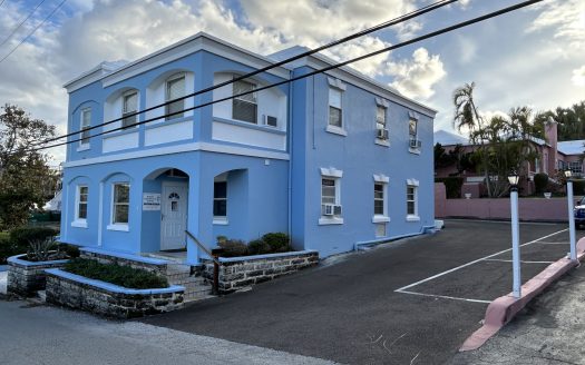 Commercial property in Paget