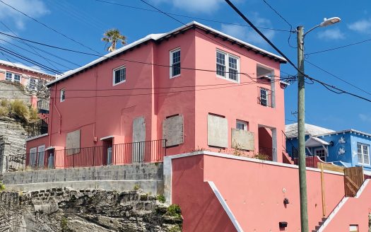 Three bedrooms with apartment