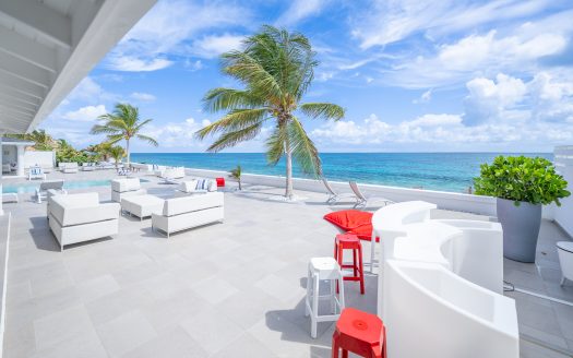 A Villa Grandiose – Private Haven at the Sea