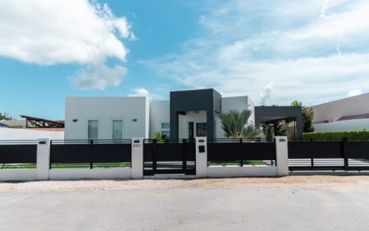 Modern 3-Bedroom Villa for Rent in Washington Noord, Aruba